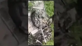 Российский танк совершил жест доброй воли.