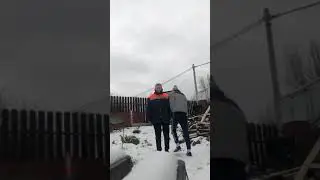 Пьяные грузчики. Космический перенос холодильника.