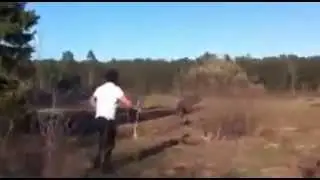 Чел против оленя (Man vs Deer)