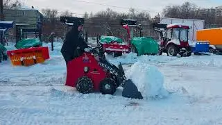 Чистка снега погрузчиком Helffer MSV-101