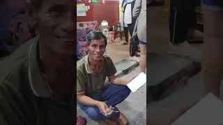 Уличный художник в Нячанге. Вьетнам.