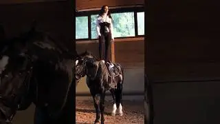 Backstage на мой новый клип “Mi Amor” уже на ютьюб ♥️ 