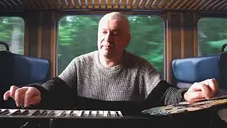 Геннадий Горин в поезде играет грустный трип-хоп на синтезаторе и гитаре одновременно | Mememetal
