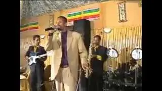 ታደሰ አለሙ  - - - - - -  አራዳ