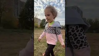 Детские любови, Агата хочет отгласить друга с дня рождения