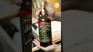 Решили сделать ремонт, нашли под полом Сейф... 