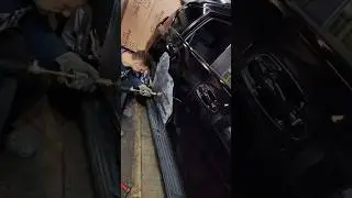 Тянется дверь на Prado, АвтомастерскаяBAV