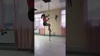 Тренировки #poledance продолжаются! #пилон #полденс #dance #растяжка