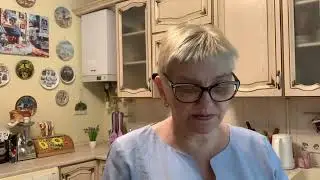 Сделала небольшой базар. Зашла в Аврору, ищу лейку…