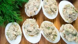 Фаршированные яйца с жареным луком
