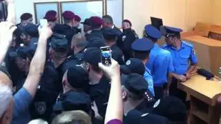 В зале суда арест Тимошенко.flv