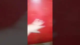 Сантехник заделал дыру в полу в туалете строительной пенкой  17 10 2022