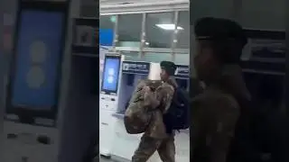 Тэхен прибыл в школу 🫡 