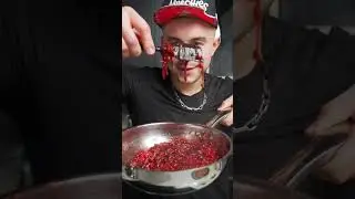 БУРГЕР С КАМАМБЕРОМ И БРУСНИЧНЫМ СОУСОМ 🍔