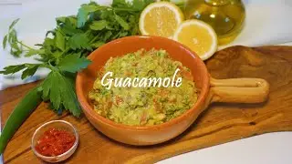 CUM SA FACI CEL MAI BUN GUACAMOLE ACASA IN 5 MINUTE