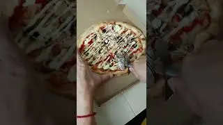 Two pizzas story by Tsuriki Show 