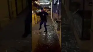 Шокирующий инцидент: Школьник РАЗБИЛ витрину на самокате! 😳