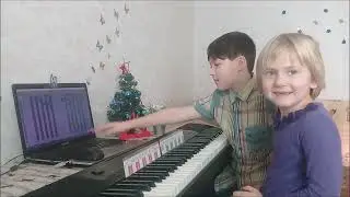 Обучение игре на фортепиано. Занятие 1. Дарина.
