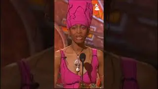 #GRAMMY Rewind ⏪️ #ErykahBadu wins Best R&B Album in 1998 for her debut studio album, 'Baduizm.’