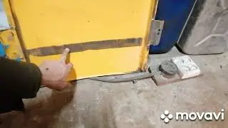 6.3.2022 г. Jcb3cx 2001. Мурманск. Капот делаю на подушках. Крашу в матовый чёрный цвет.