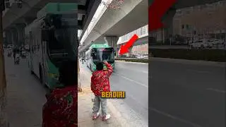 Anak ini sangat sayang dengan ibunya yang seorang supir bus 