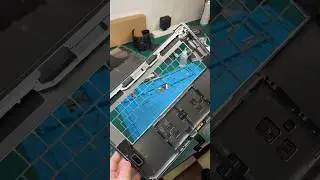 MacBook Pro A1990 замена клавиатуры и аккумулятора