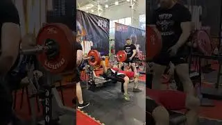 Дмитрий Джус. Жим 180кг при весе 79кг @Dmitry_sportive 