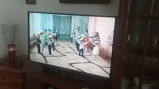 Дети танцуют для мам.Под песню мама самая лучшая на свете.