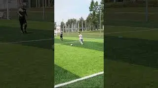 КРАСИВЫЙ ГОЛ ЛЕВОЙ ★ ДРИБЛИНГ МАЛЫША ФУТБОЛИСТА ★ BEAUTIFUL LEFT GOAL ★ DRIBLING BABY FOOTBALL