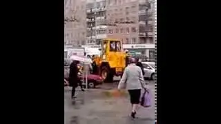 Самара. Ремонт дорог делают, несмотря на дождь