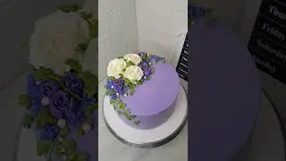 Торт с кремовыми розами 