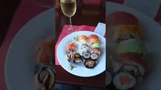 Блюдо из море продуктов Китайский ресторан