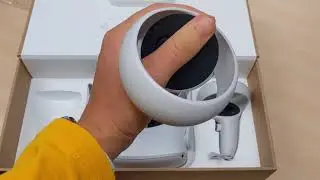 Oculus Quest 2 One Hand Unboxing (no commentary)