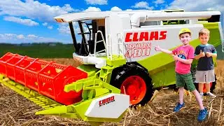 Combine Claas Lexion 480 and Claas Jaguar 900 working - Story for Kids | Toys 2 Boys