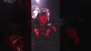 BABYMETAL – メタり！！ (feat. Tom Morello) (OFFICIAL Live Music Video)　