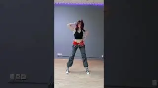 LE SSERAFIM (르세라핌) - Smart 