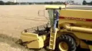 New Holland TX 32 combine Trekkerweb