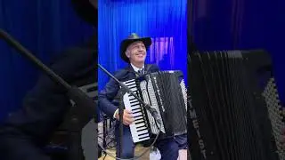 On Fête Noël dans la ville de Pau en France