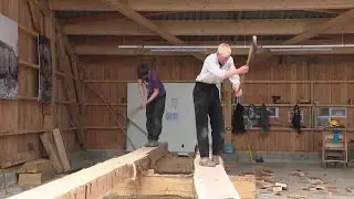 Notre-Dame-de-Paris : dans l'Eure, visite de l'atelier de reconstruction de la charpente de la nef