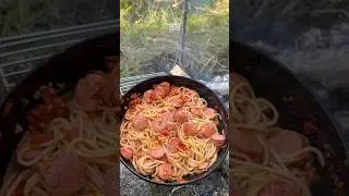 Лесные спагетти с сосисками