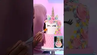 Making a Unicorn cake 