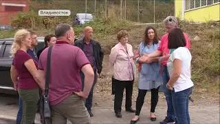 Война за дорогу: двор превратили в сквозной проезд