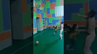 Компьютерийн араас босч зааланд буй агшин