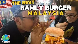 🇲🇾 Trying RAMLY BURGER in KUALA LUMPUR for the FIRST TIME #streetfood #malaysia #travelvlog