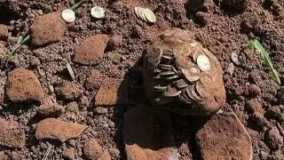 Gizemli hazineyi bulma anı Kaya Kasası define/the moment of finding the mysterious treasure !!