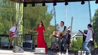 Мила Кириевская и группа 