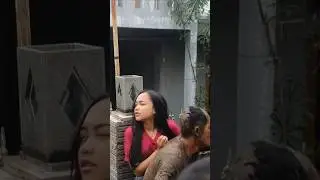 Gadis cantik kena kuda lumping 