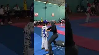 Hijab ketat pelatih taekwondo