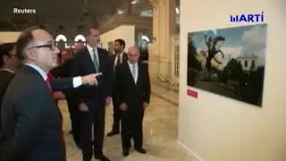 Reyes de España se reunieron con cubanos en la embajada de España en la isla