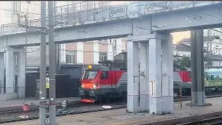 Электровоз ЭП20 025 с туристическим поездом "Жемчужина Кавказа"
